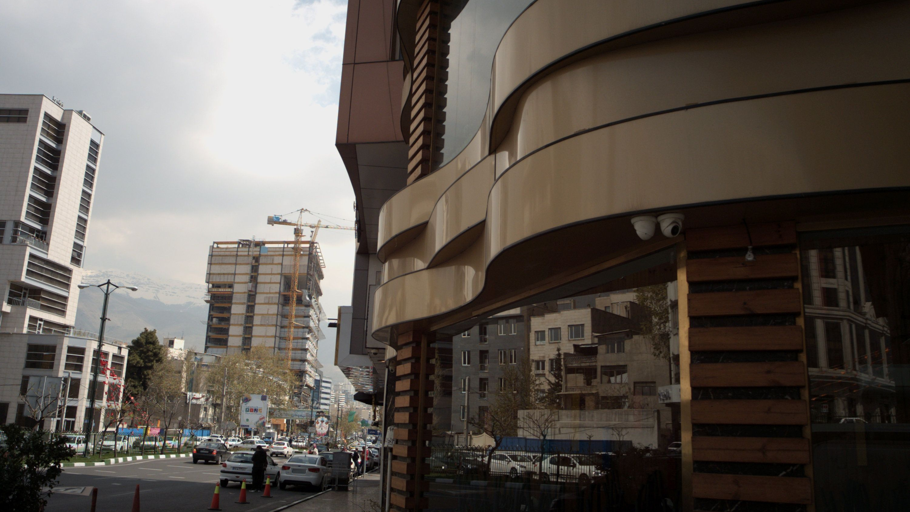مرغ سوخاری چیکن لند