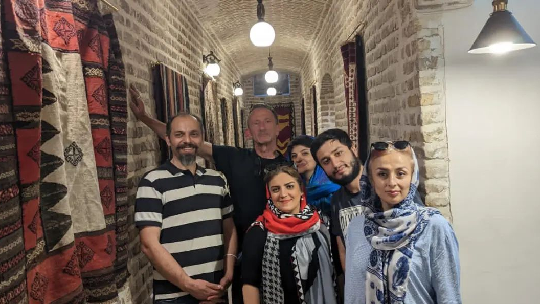 کافه گالری فرش