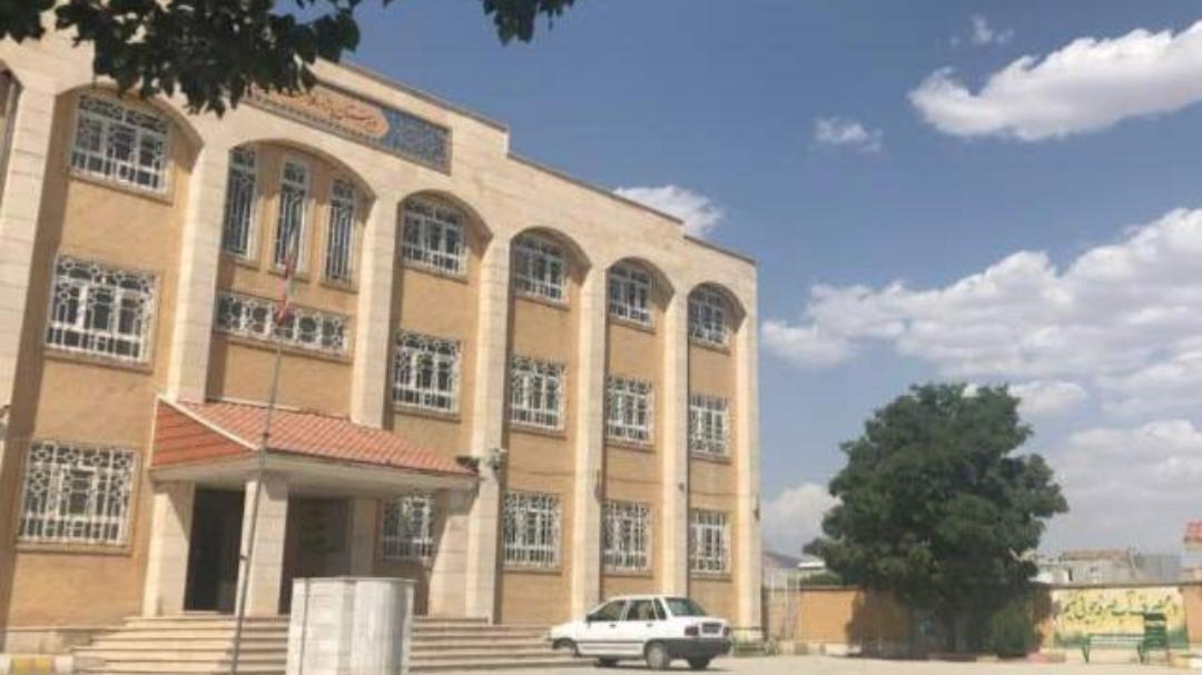 دبیرستان راهنمایی دبستان دخترانه احمدعباعیان