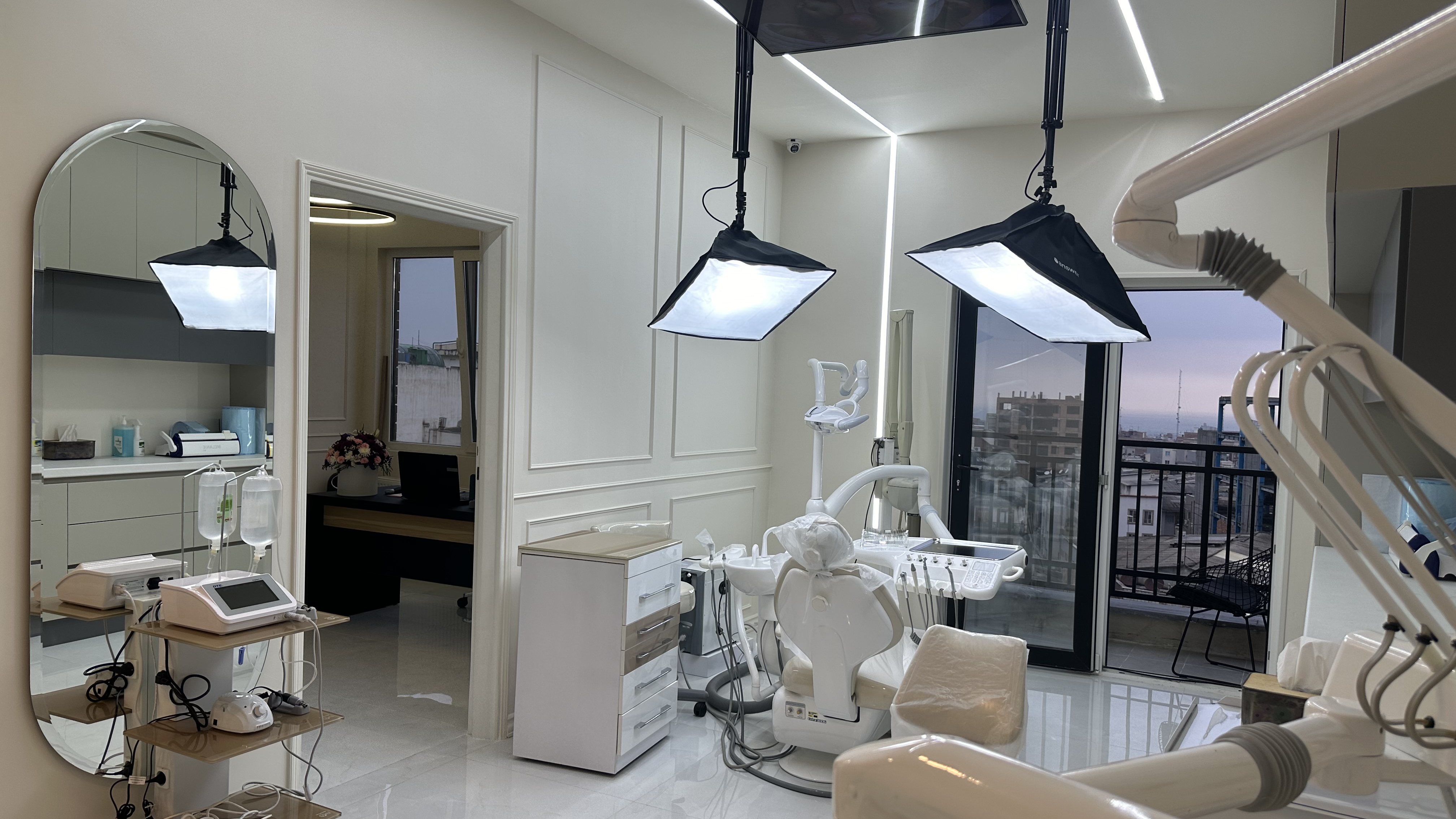 مطب دندانپزشکی زیبایی دکتر کیوان محبی