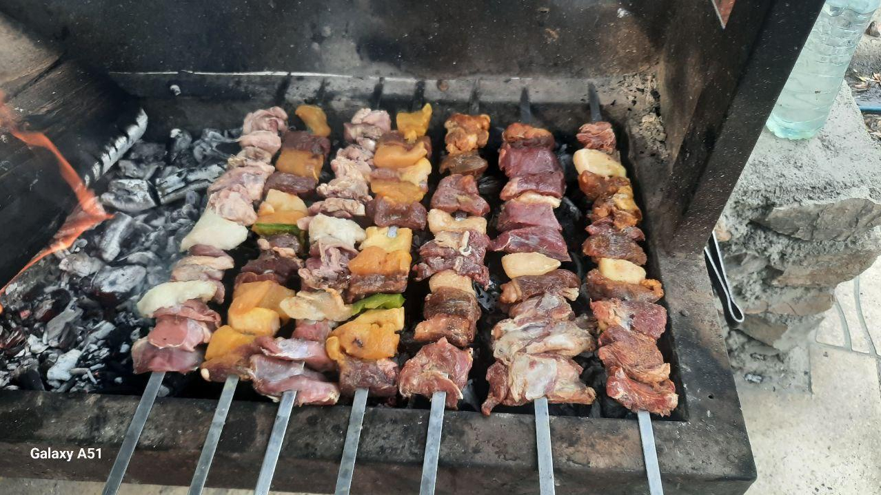 کافه دنج آقاخان