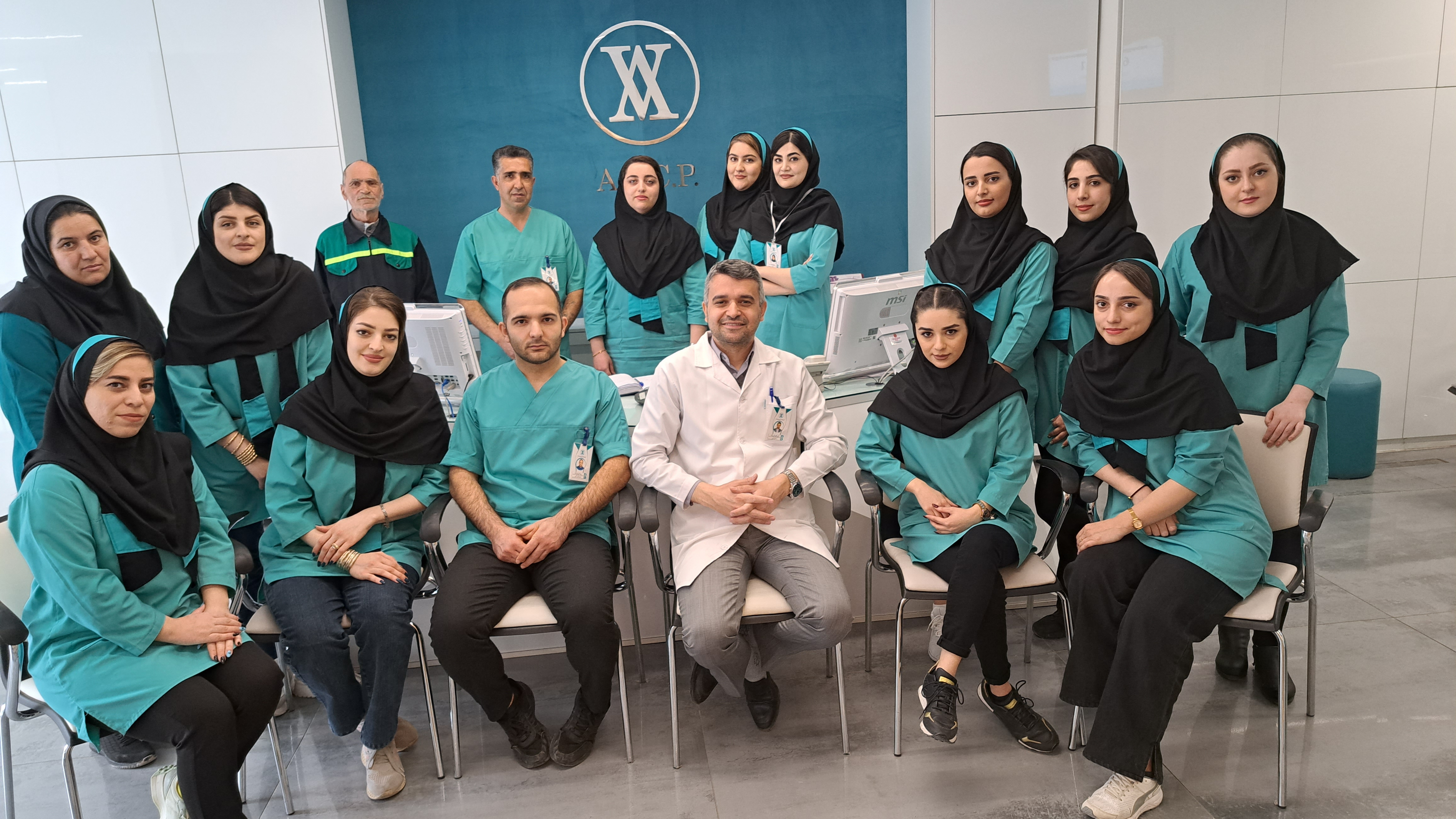 ازمایشگاه دکتر قهرمانزاده