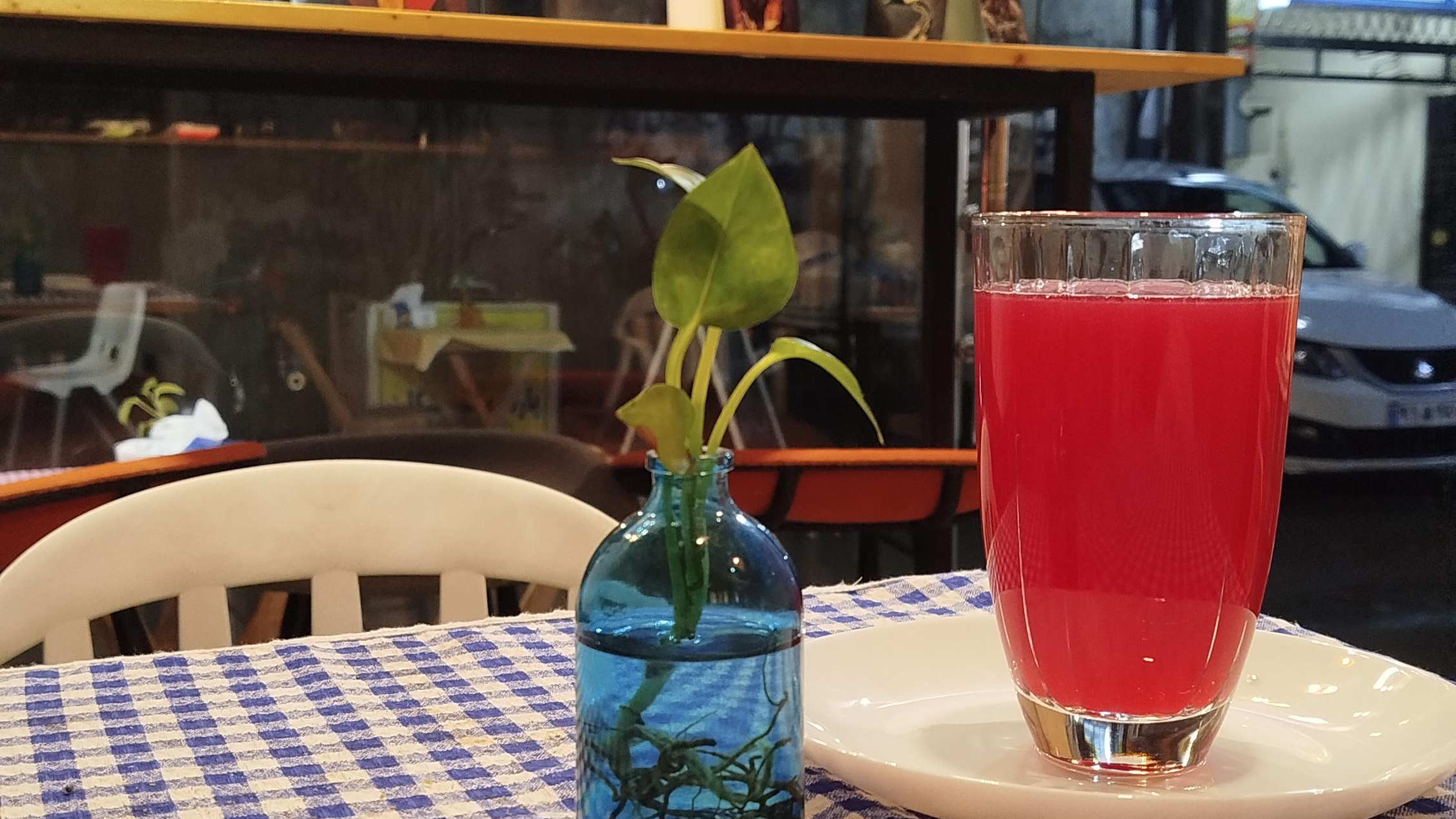 کافه کاریکاتور