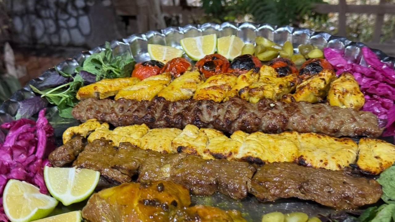 کافه رستوران شمعدونی