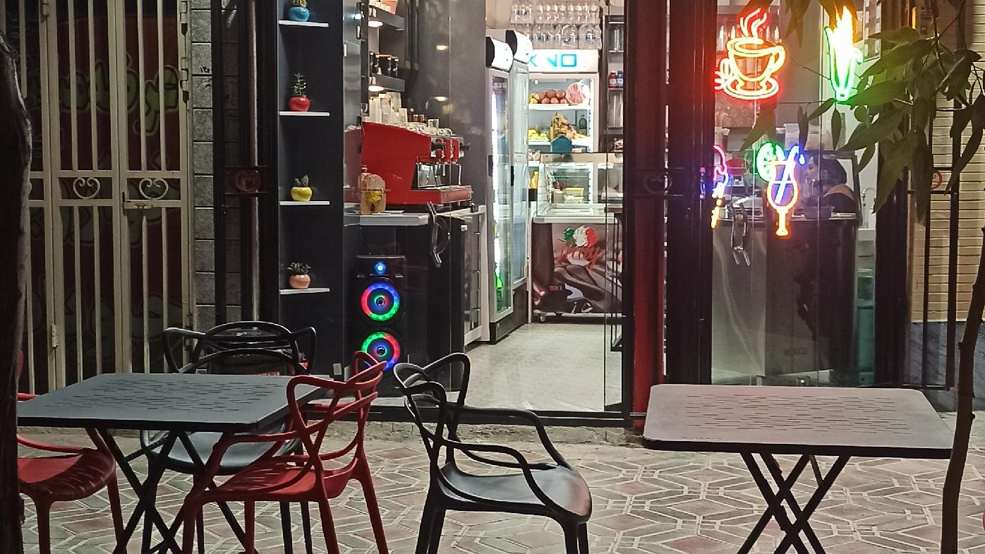 کافه بستنی و قهوه کولاک