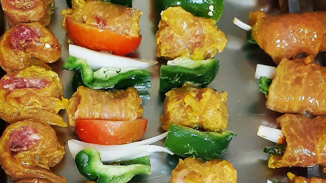 کترینگ معروف