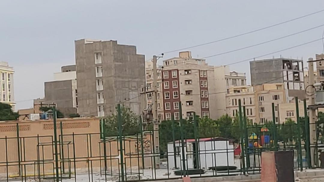 زمین‌چمن‌مصنوعی(فوتبال،والیبال،بسکتبال‌و...)