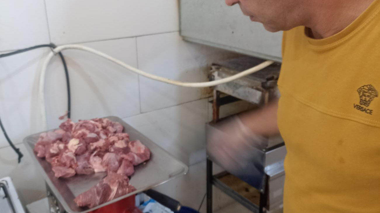 غذای بیرون بر بانو