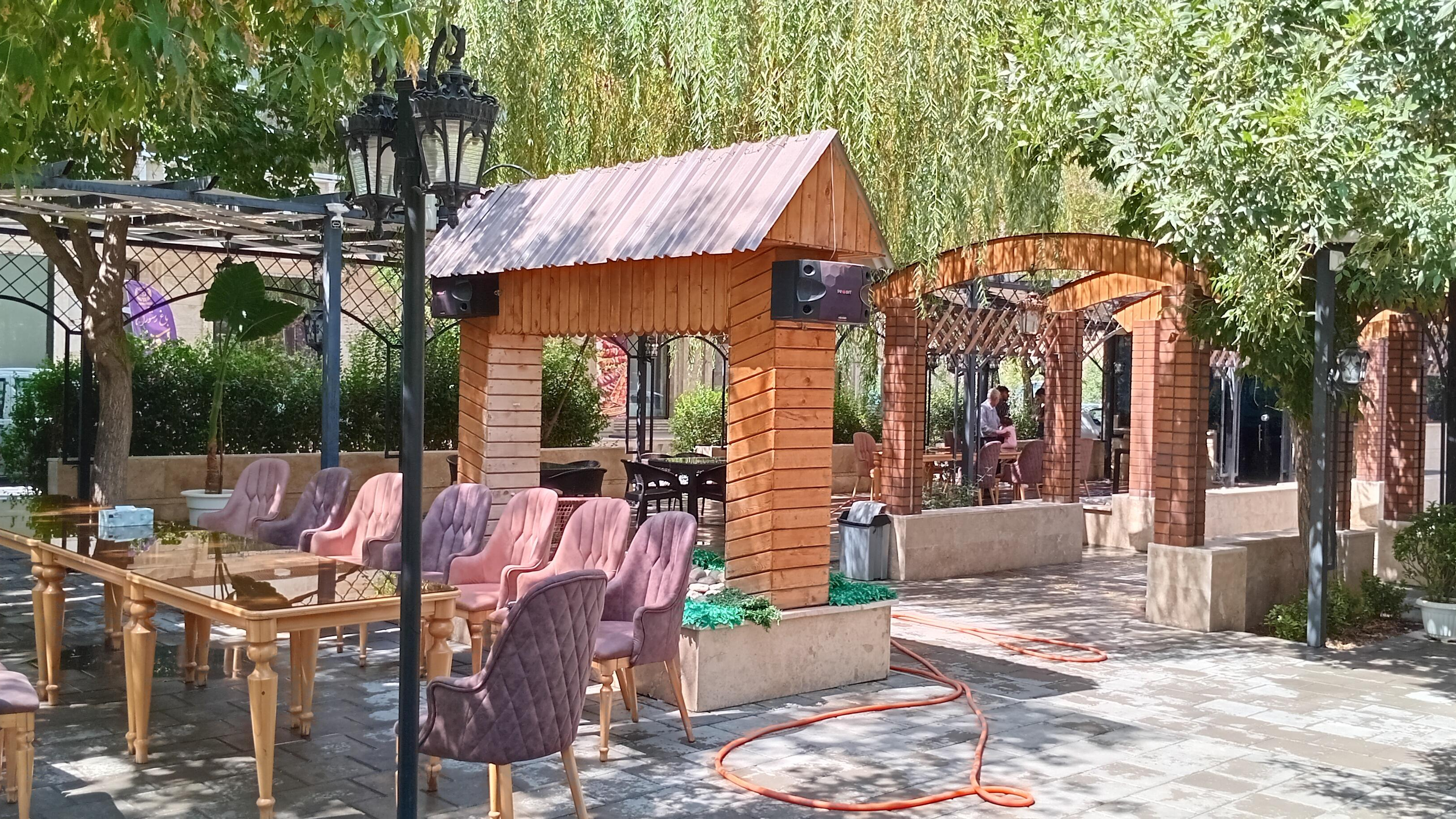 رستوران اروس