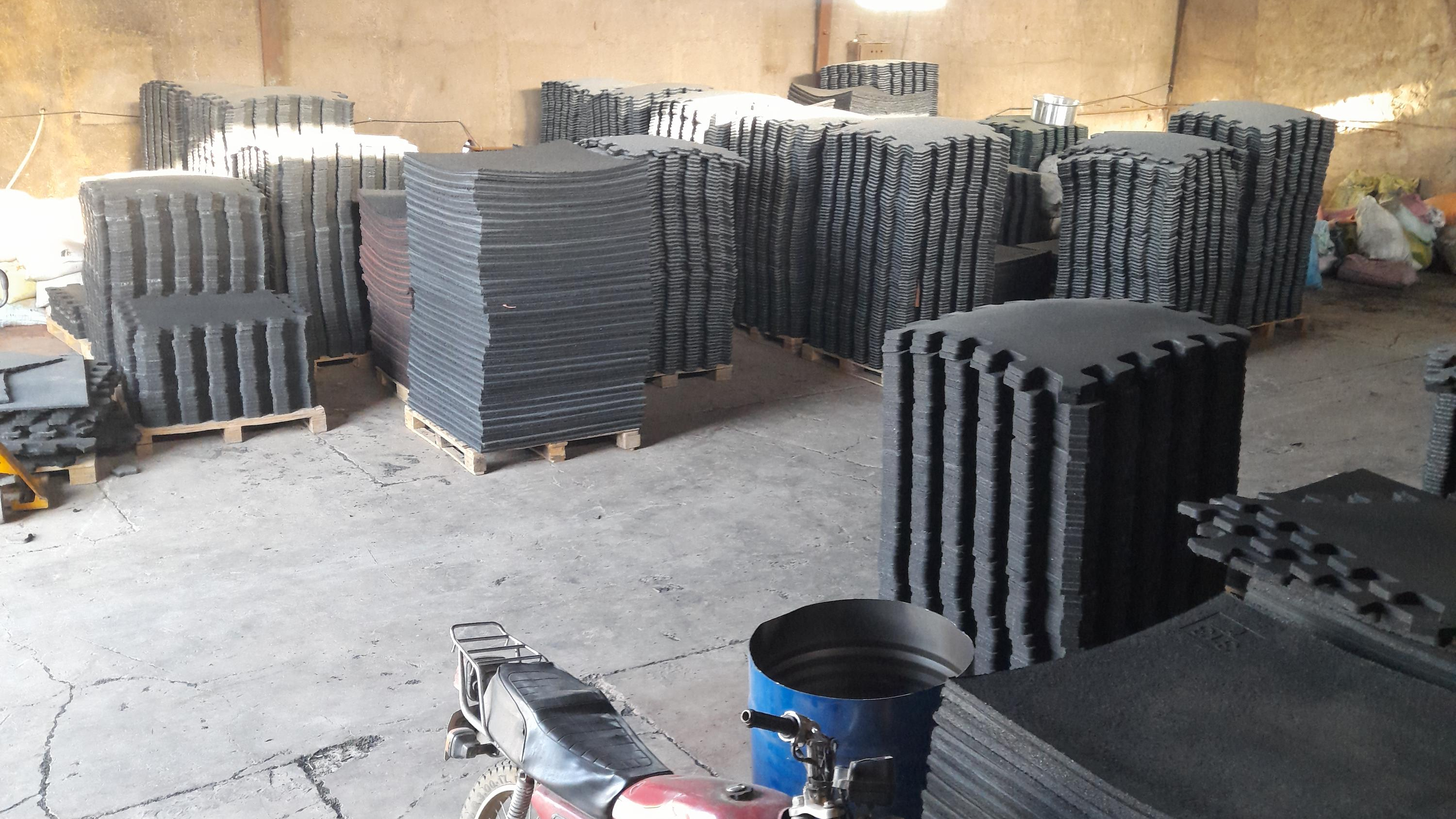 کارخانه کفپوش گرانولایف