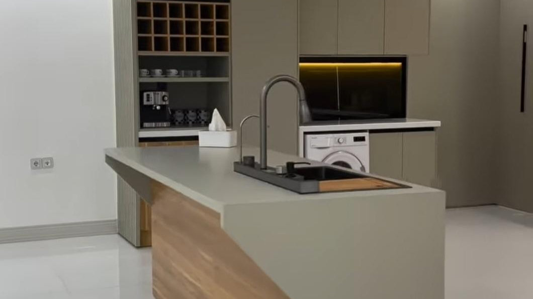 دیاکو کابین نادری