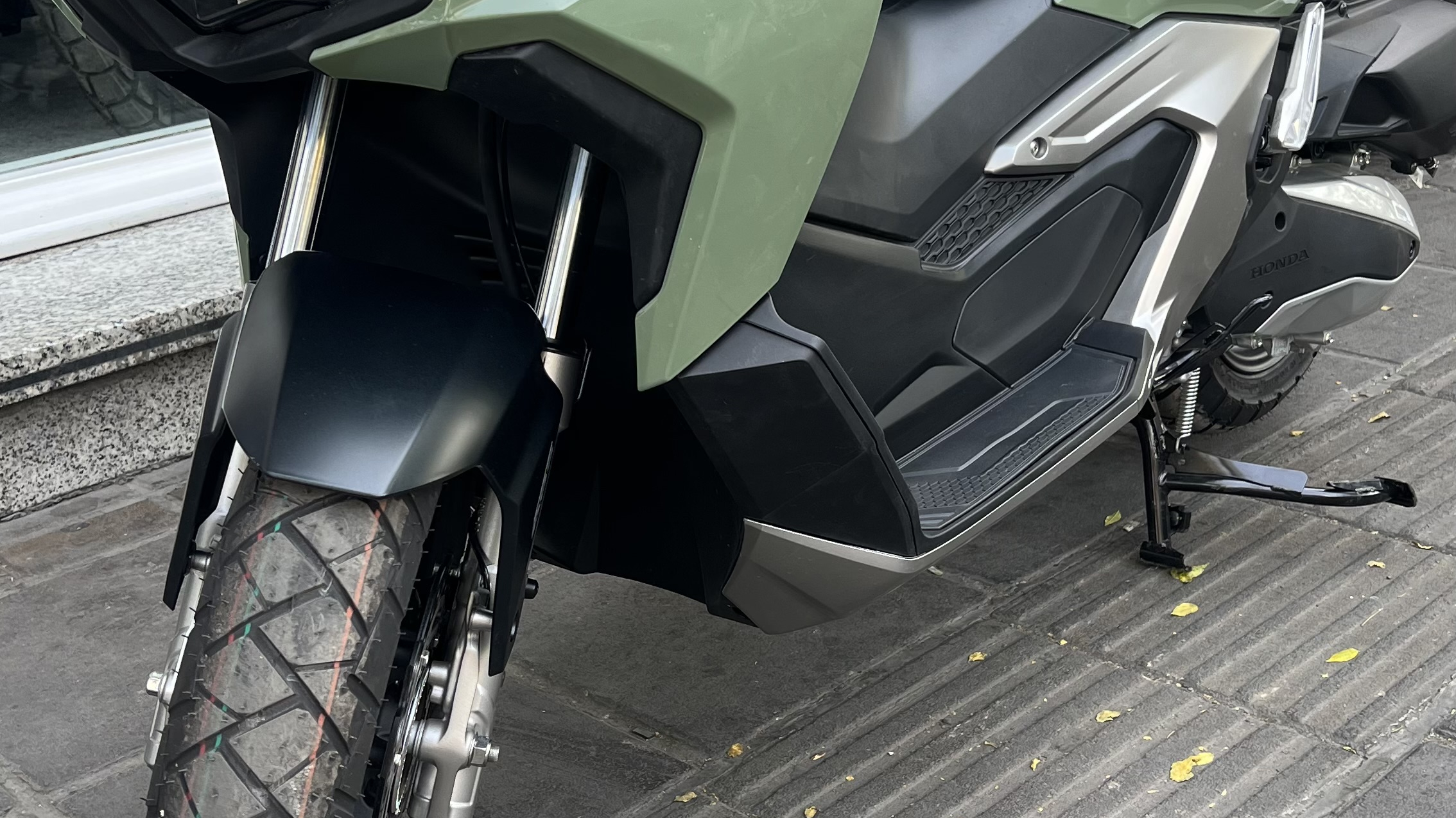 فروشگاه موتورسیکلت گلدن سیکلت