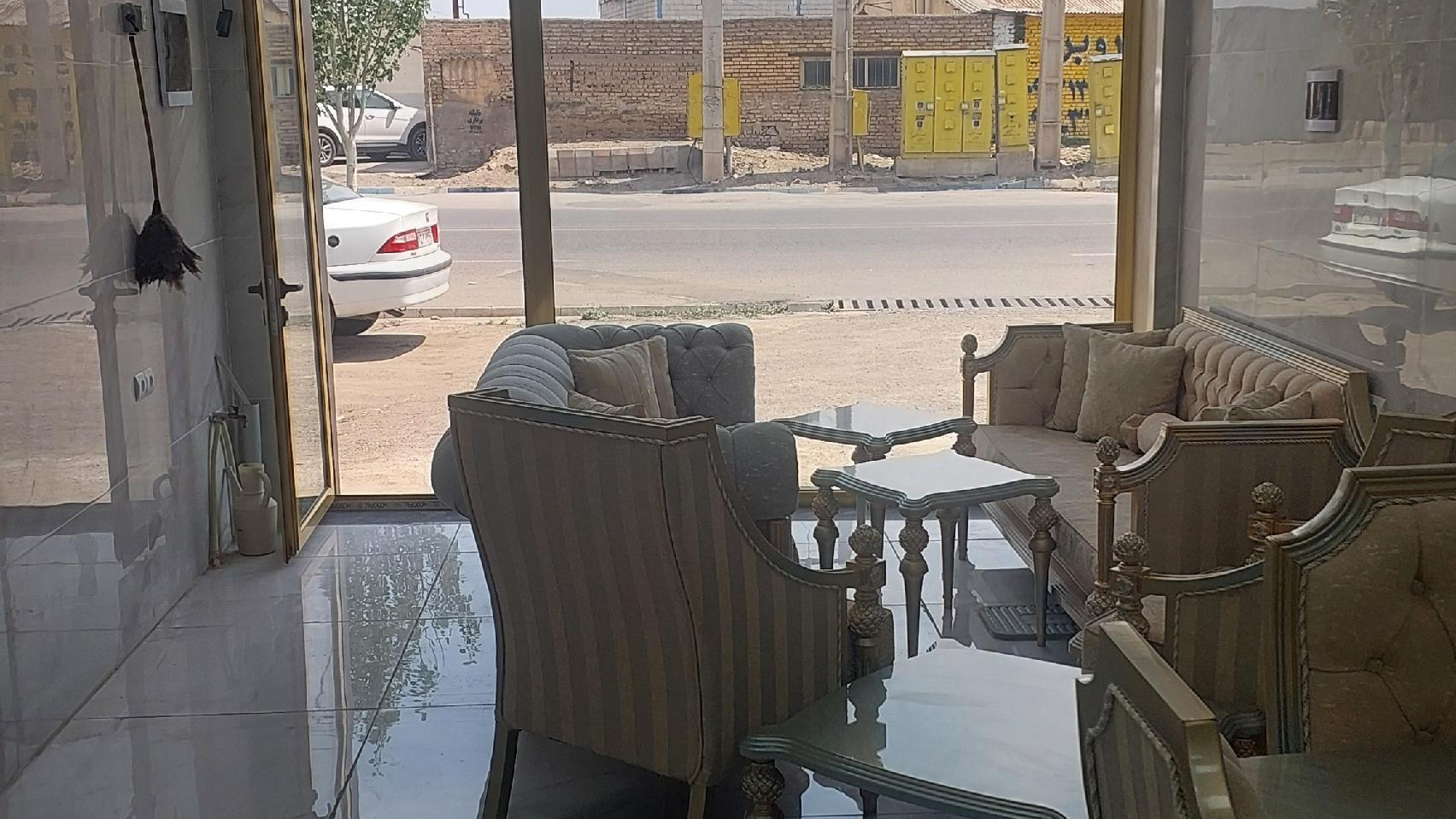 مبل کارا