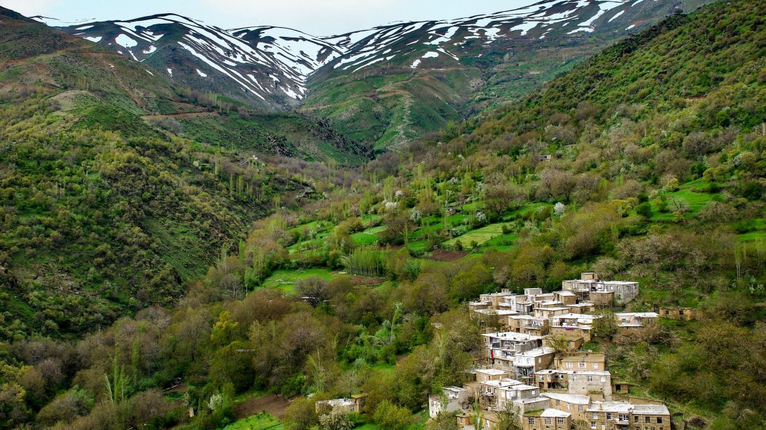 کوه بادامستان