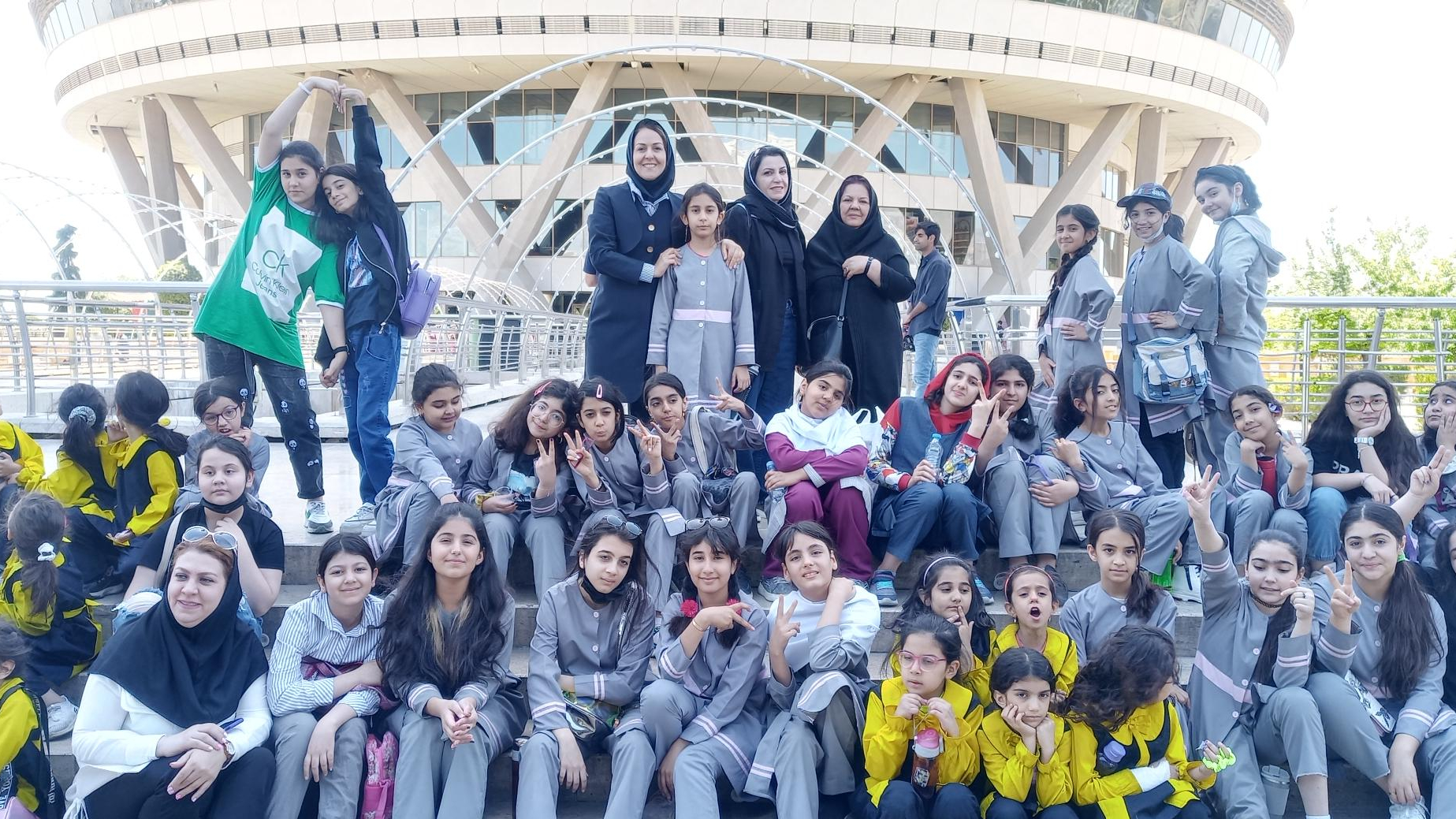 مدرسه دور اندیشان پارس