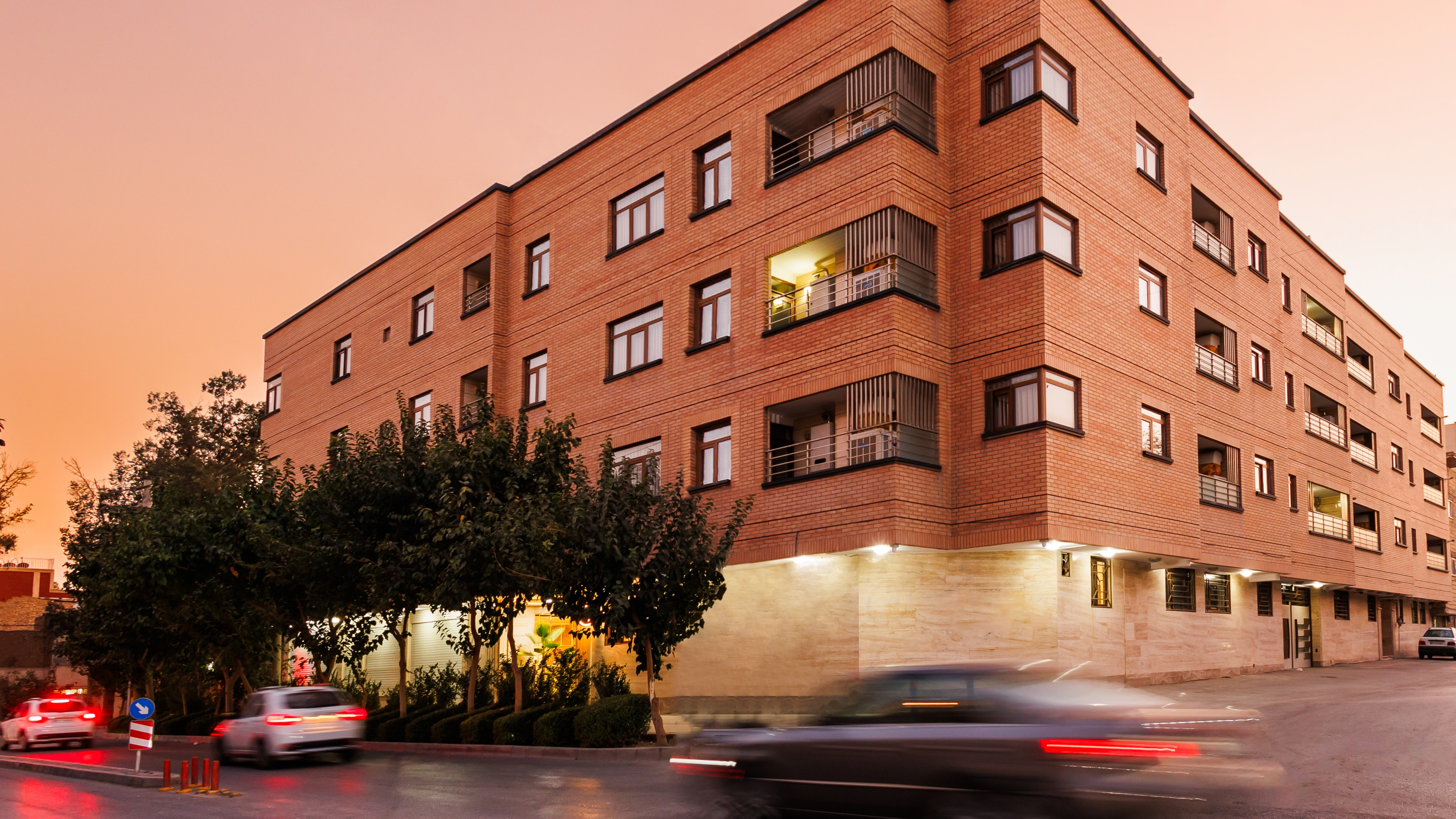 هتل آپارتمان ناژوان