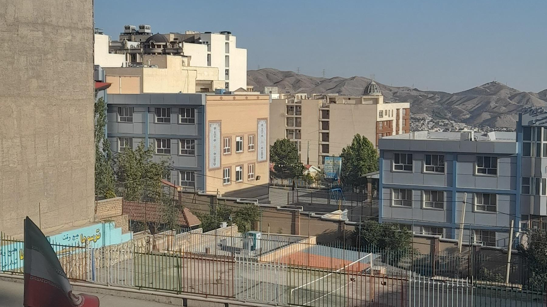 دبیرستان نمونه دولتی شهیدشیرودی