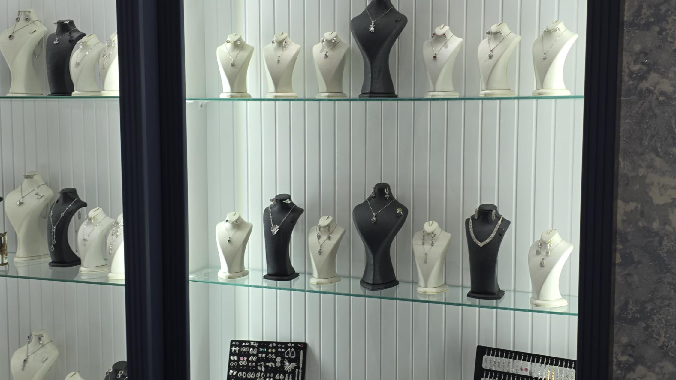 گالری نقره ونوس