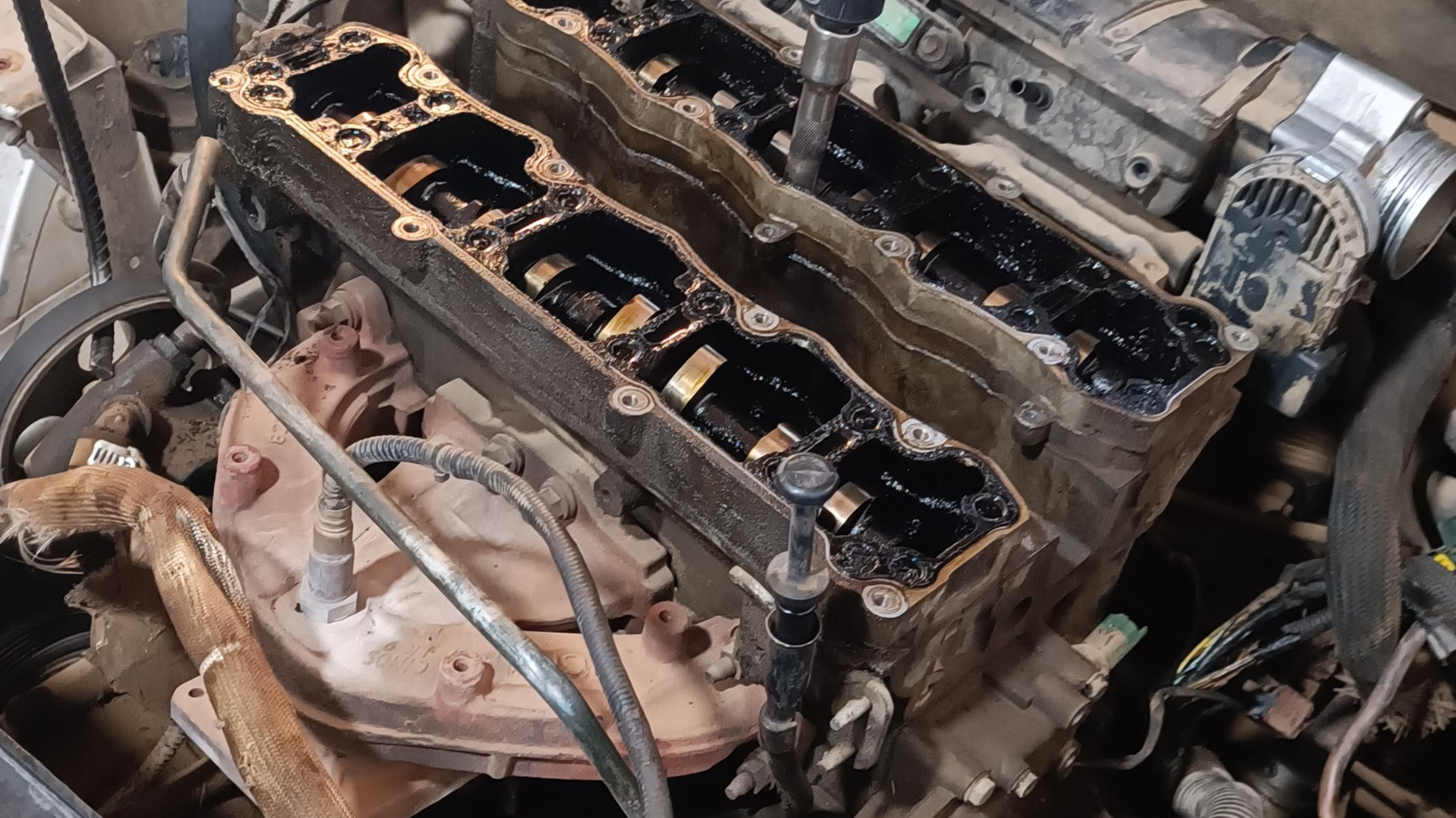 تعمیرگاه حسین غلامی