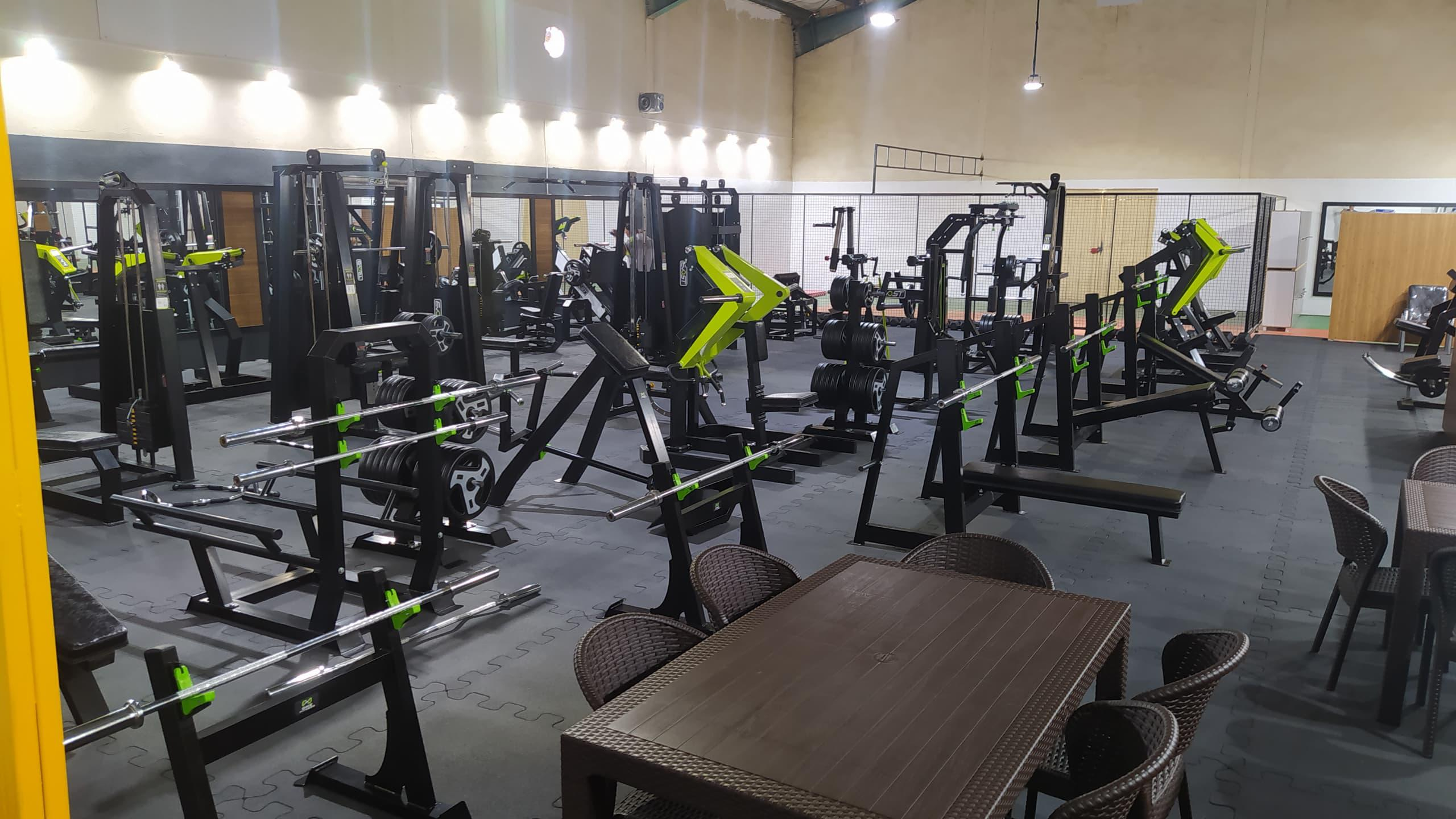 باشگاه بدنسازی هادی