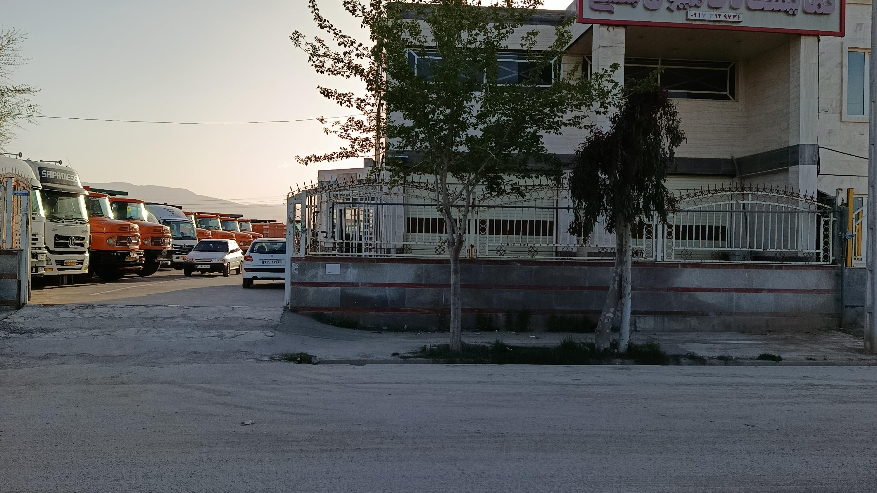 نمایشگاه کامیون بهمنی