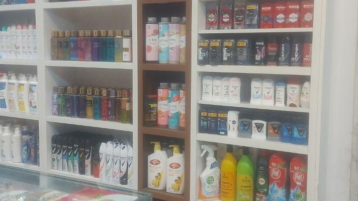 فروشگاه مواد غذایی و بهداشتی خارجی فرزاد