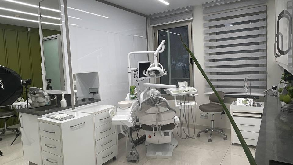 دکتر علیرضا تسلیمی