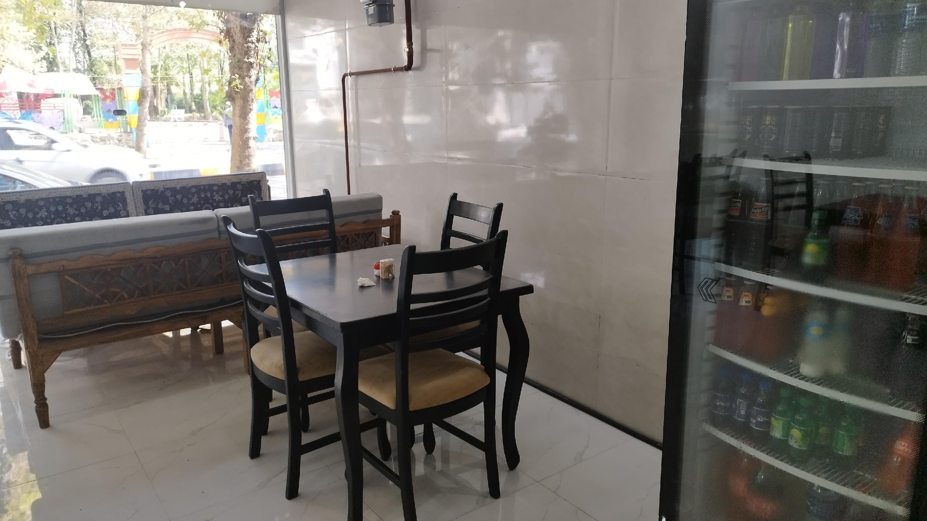 کافه رستوران گیل ماه