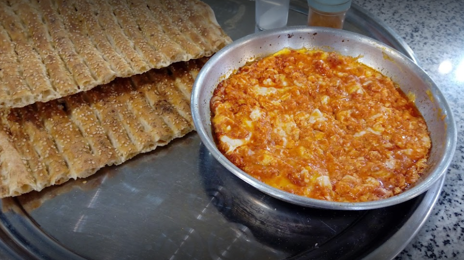 چایخانه و دیزی سرای حیدربابا