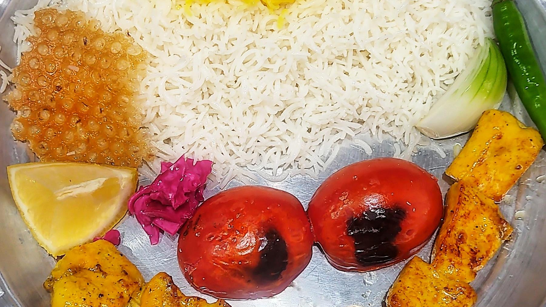 رستوران و بیرون بر بهار