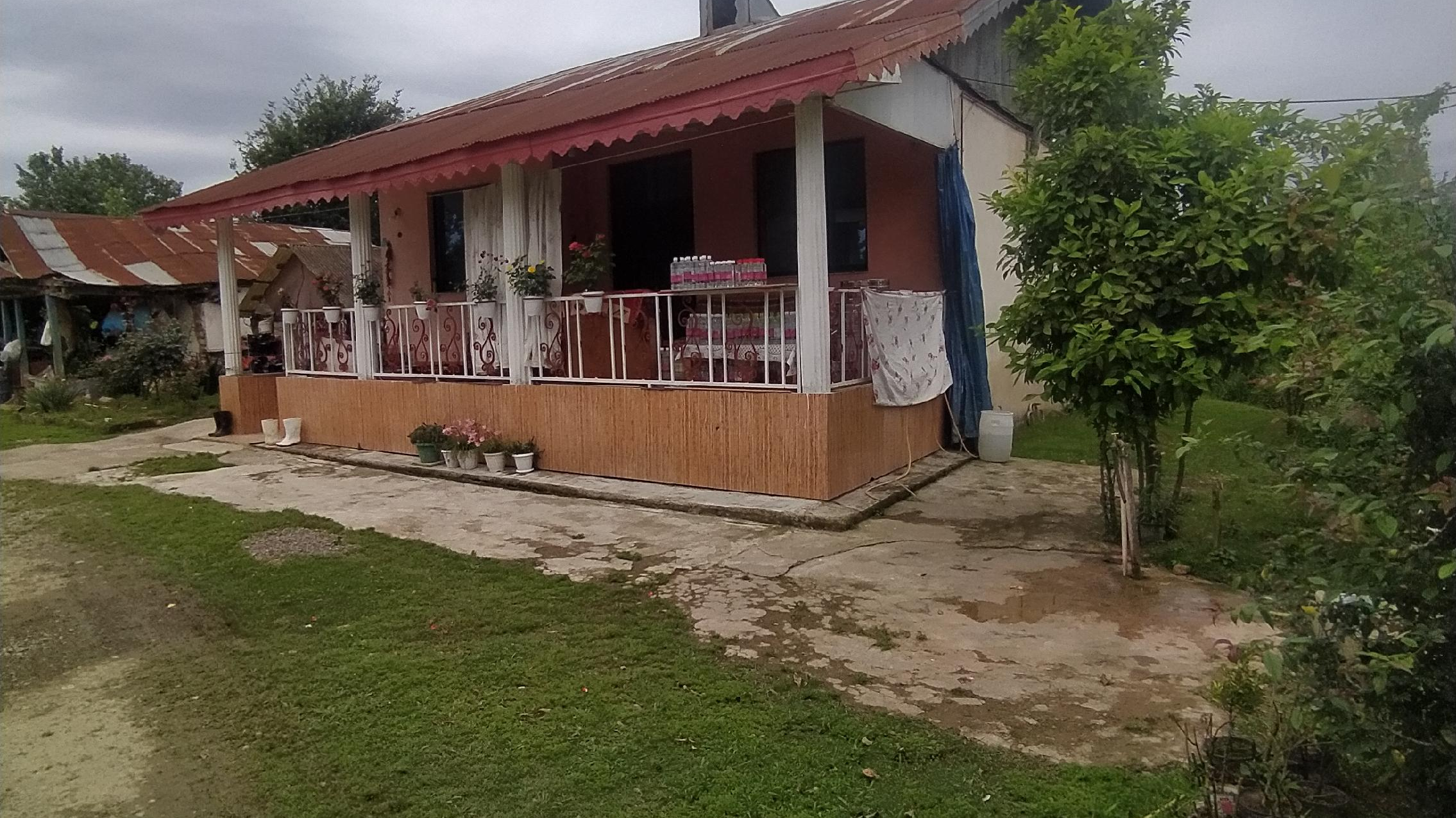 گلاب گیری وگردشگری نظری