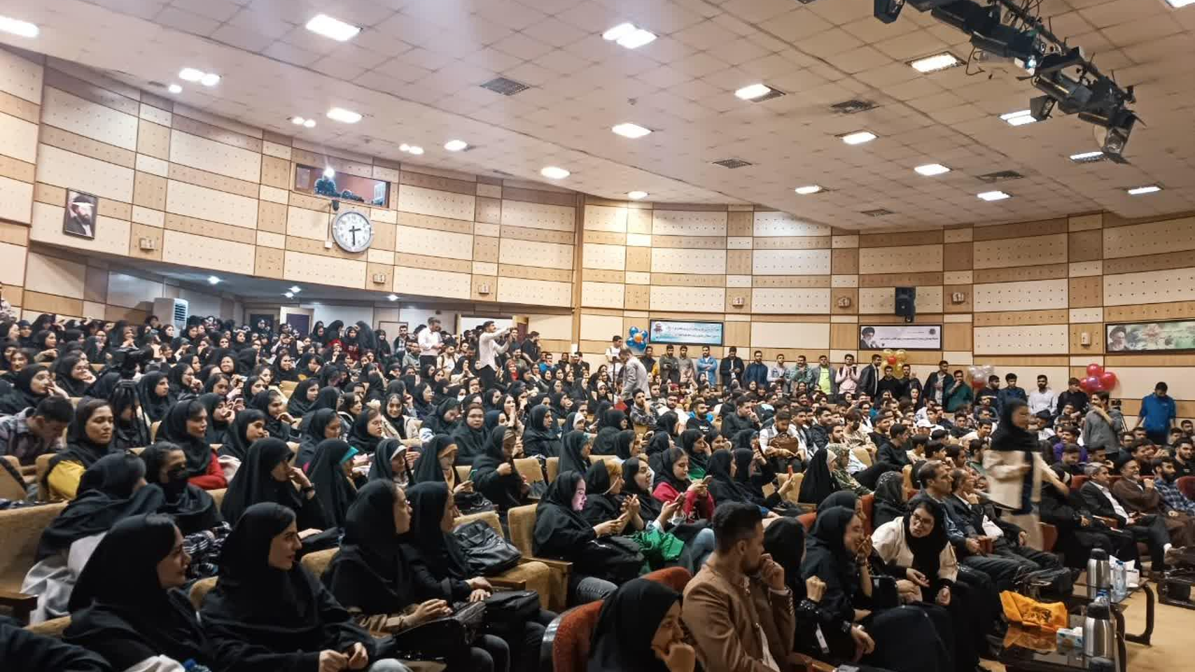 سالن آمفی تئاتردانشگاه