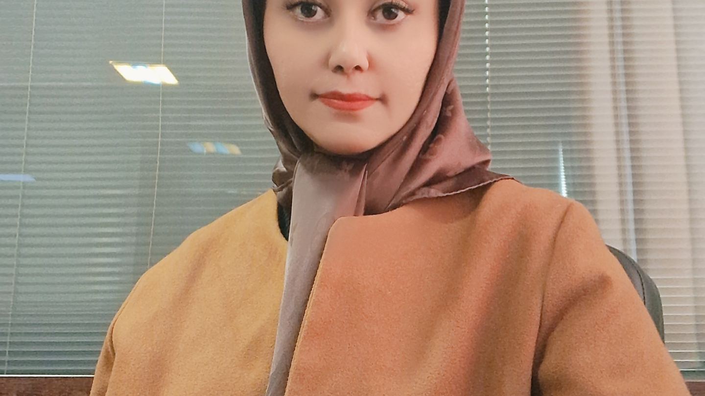 وکیل پایه یک افسانه آبرون(مشاوره رایگان)