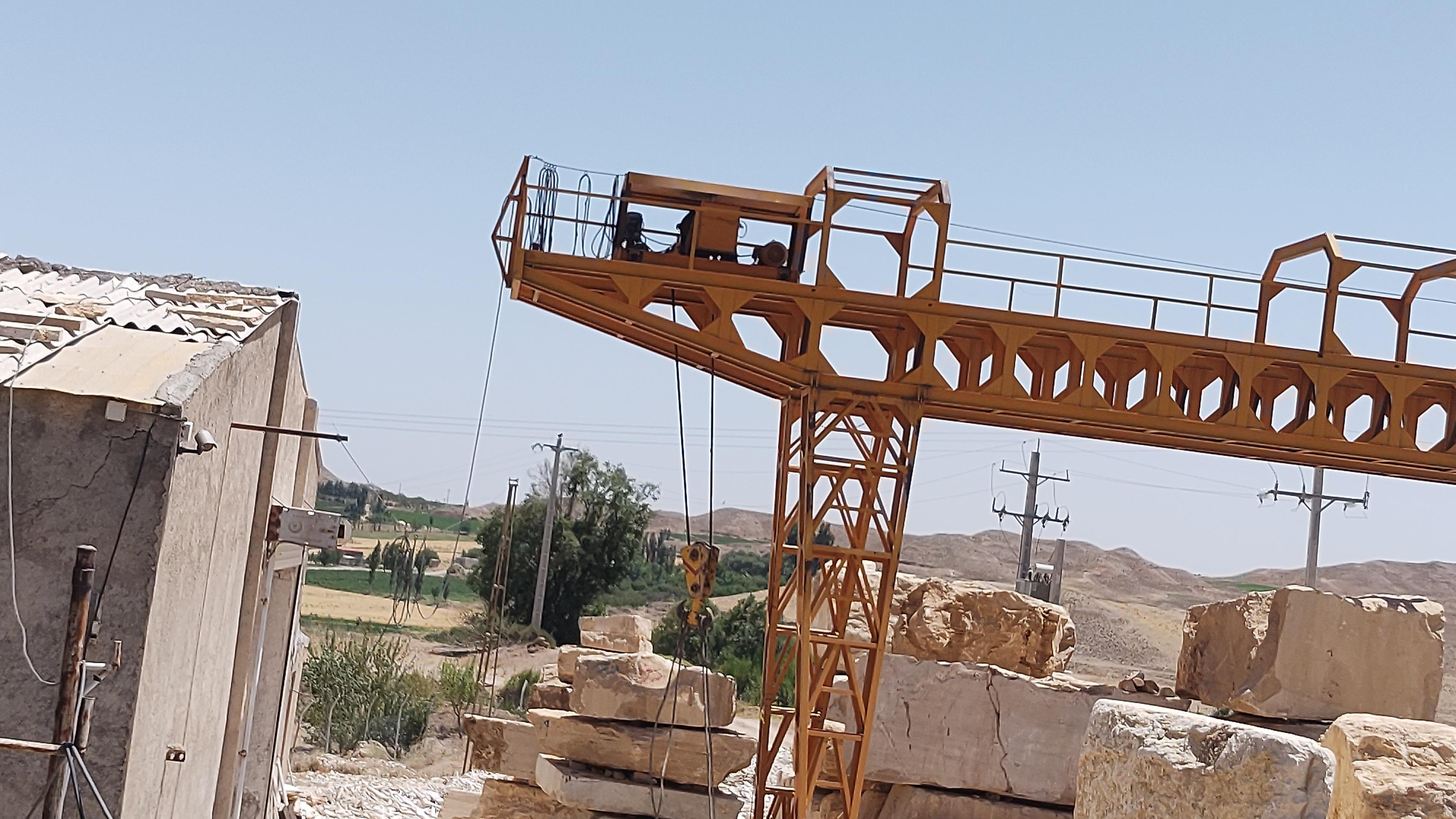 سنگ بری درخشی