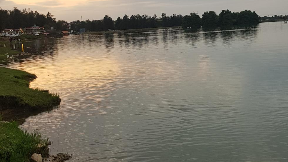 دریاچه سد آویدر