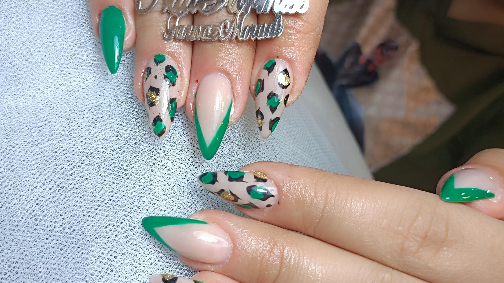 آموزشگاه زیبایی و کاشت ناخن پارمیس