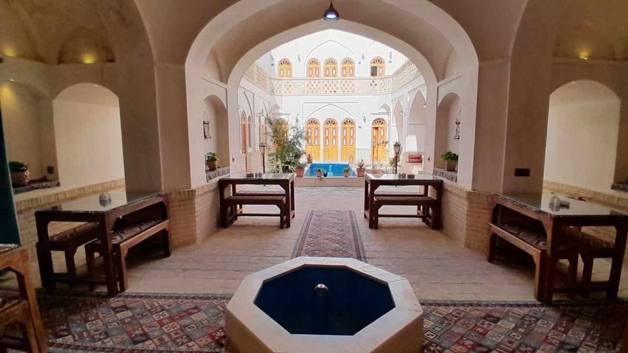هتل سنتی شاه نشین