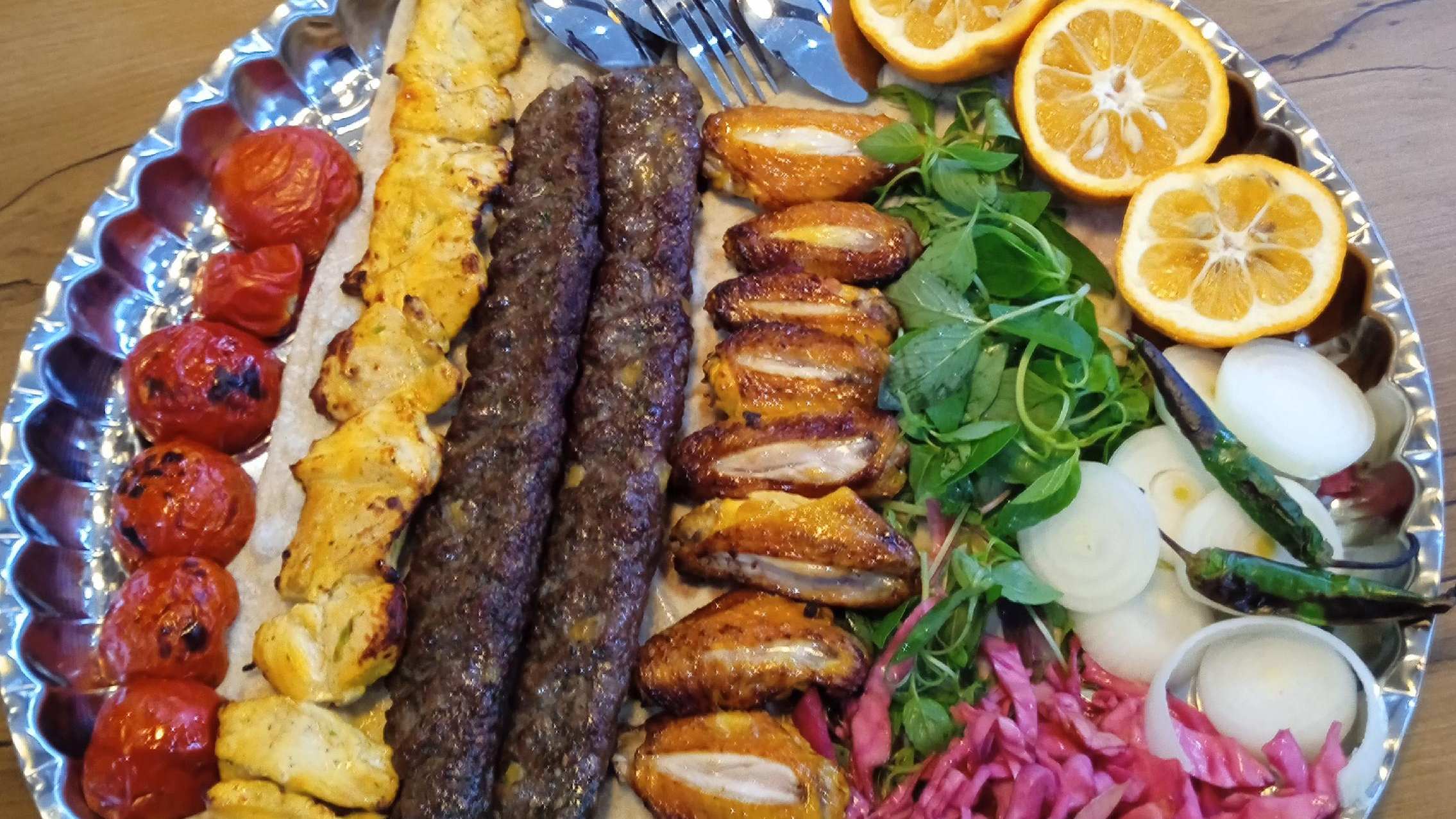 رستوران سنتی پارکینگ
