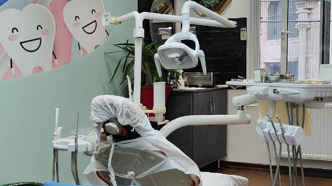 مطب دندانپزشکی دکتر منوچهر احمدپور