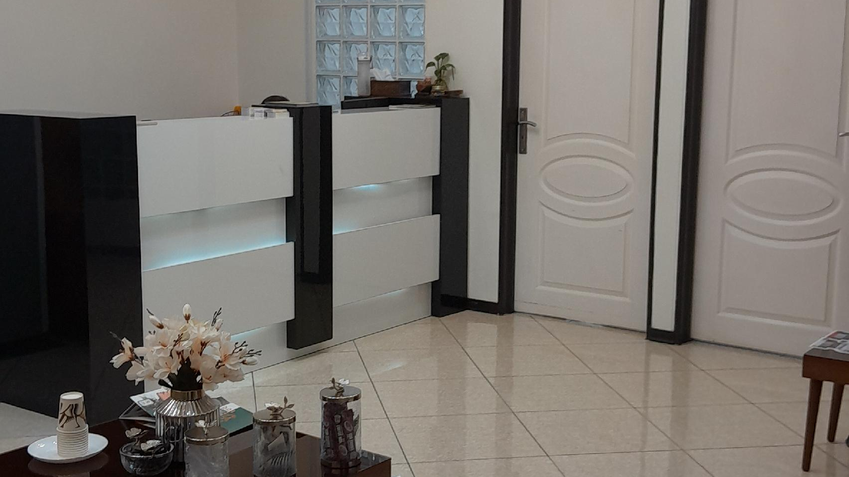 مرکز لیزر آتیه