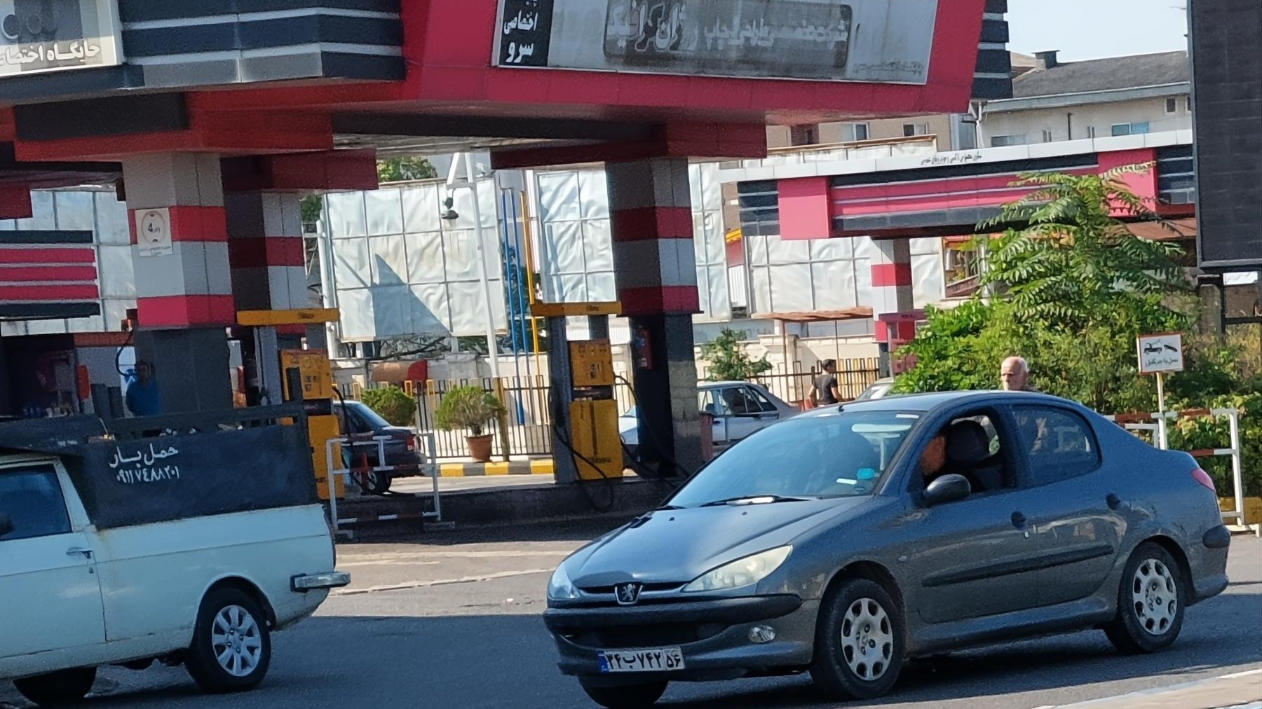 پمپ بنزین و گازوئیل سرو