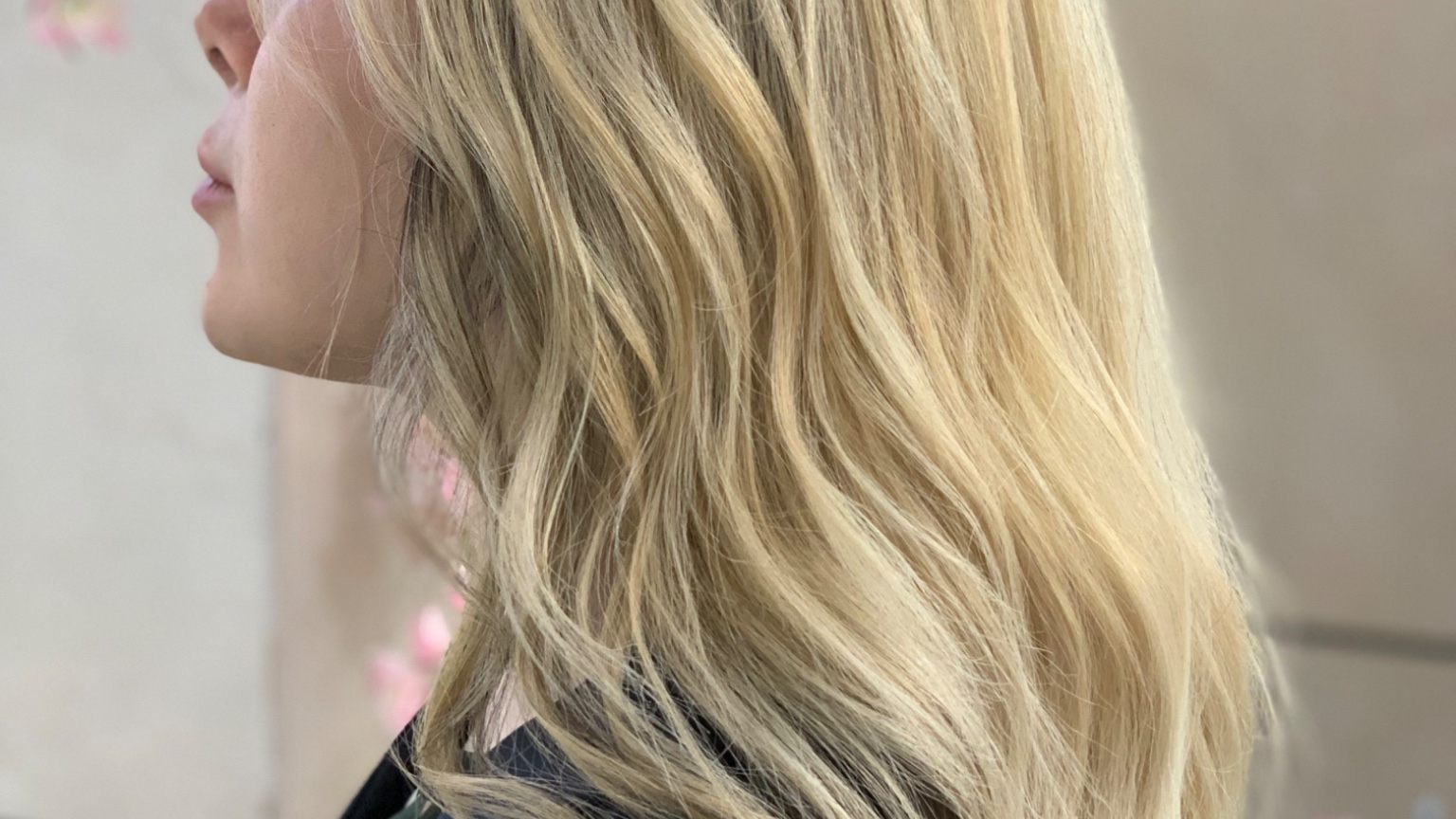 خدمات رنگ و‌ مش سالن صورتی