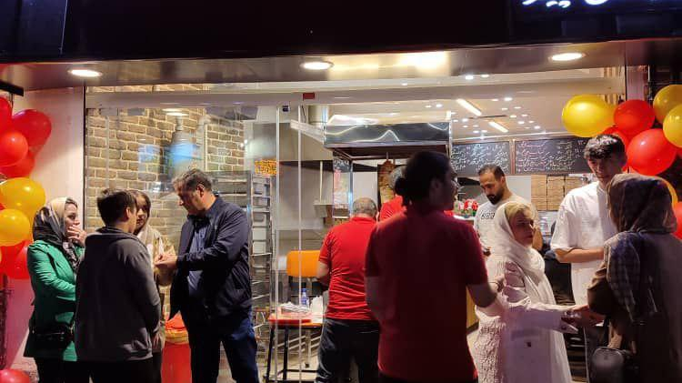 همبرگر بهروز ۱۳۶۰