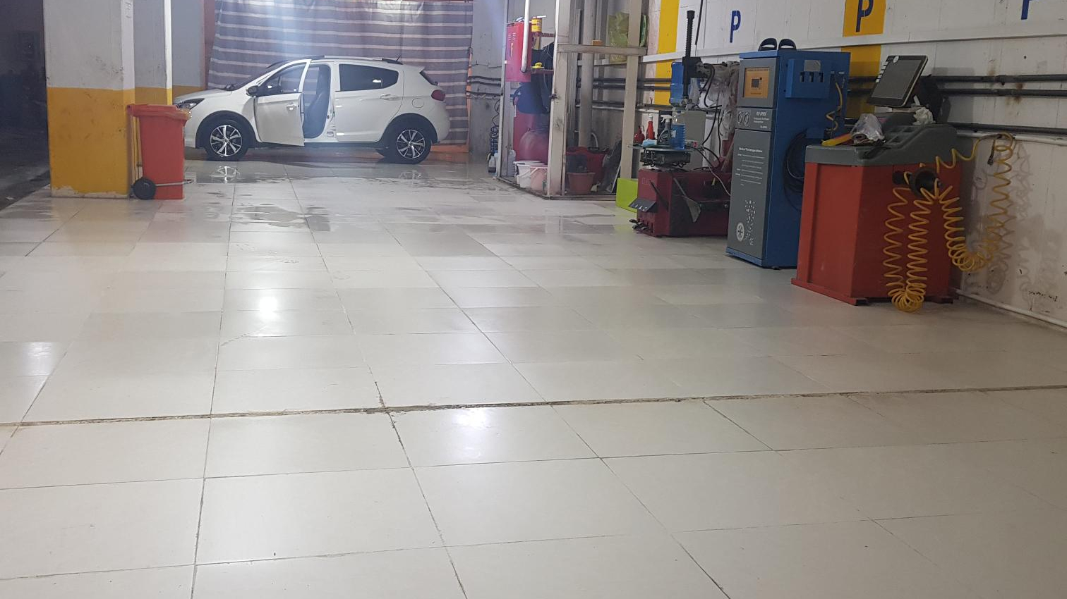 پارکینگ مسقف و کارواش نانو بخار آفتاب