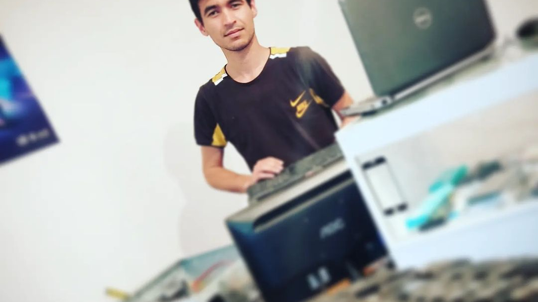 کامپیوتر و موبایل AK