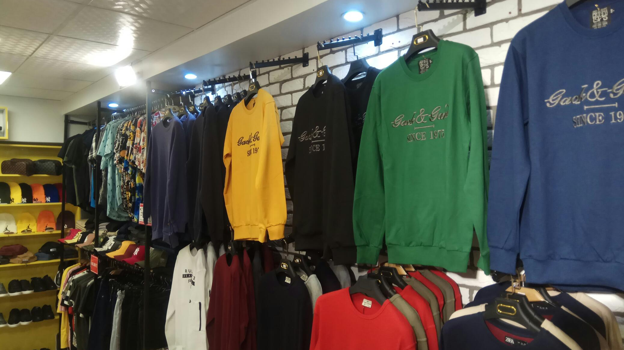 فروشگاه پوشاک کارما