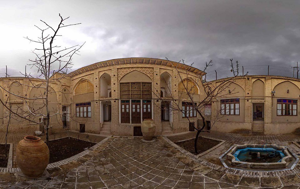موزه آشتیان؛ آدرس، تلفن، ساعت کاری، تصاویر و نظرات کاربران | نقشه و مسیریاب  بلد
