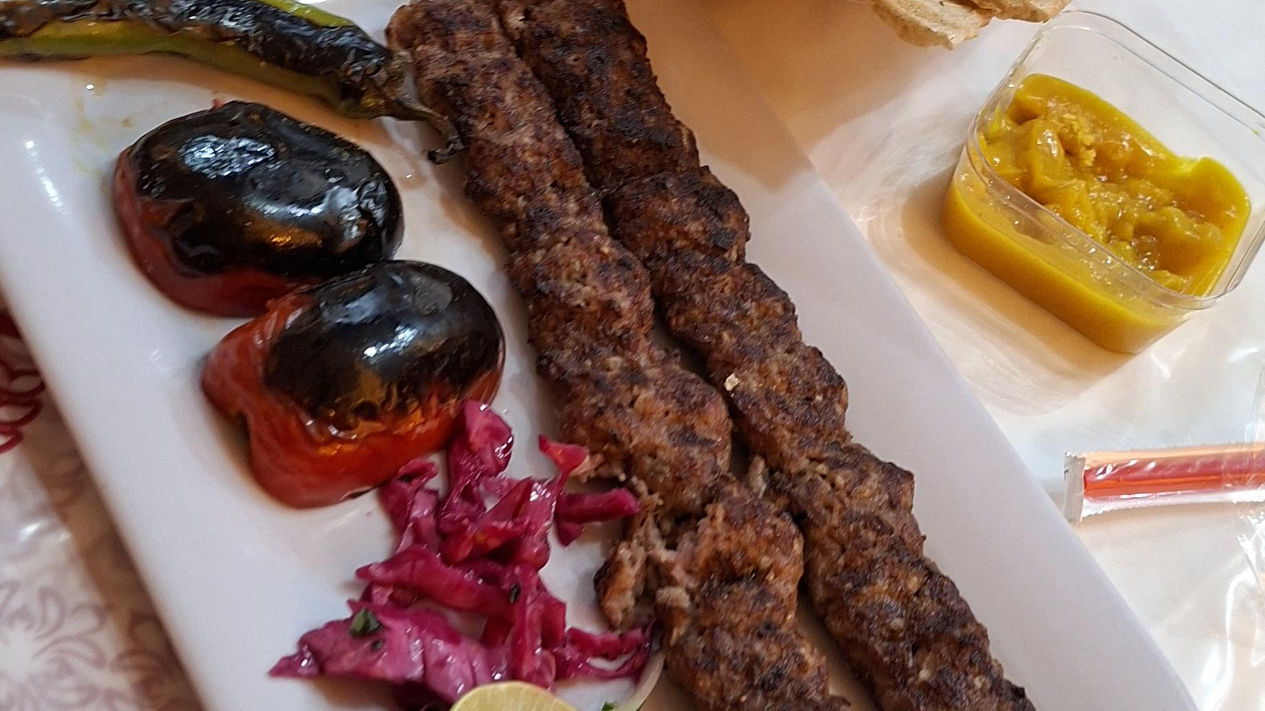 نان داغ کباب داغ صادق گلپایگانی