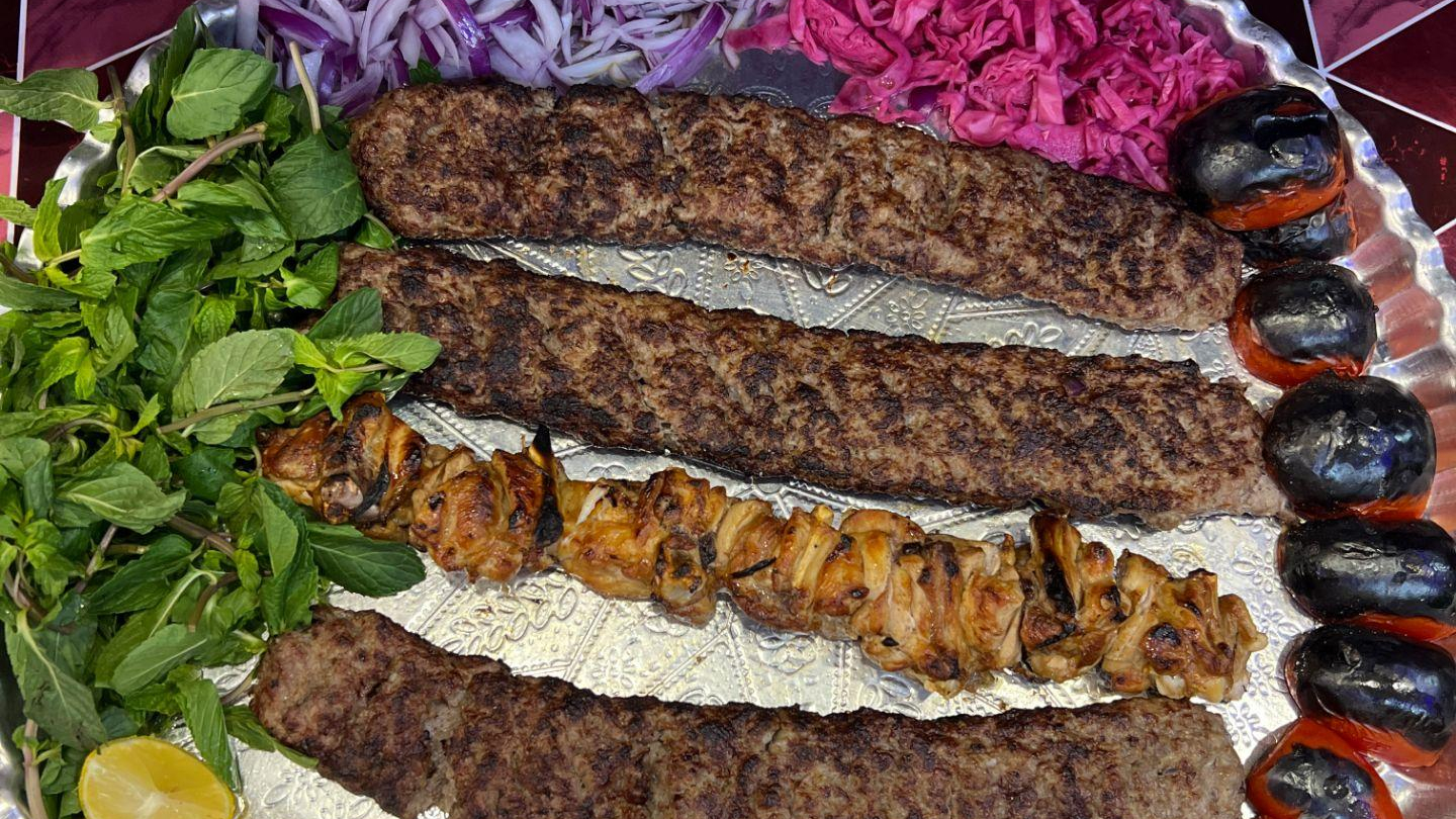 کباب ساطوری حیدر بابا در خرمشهر