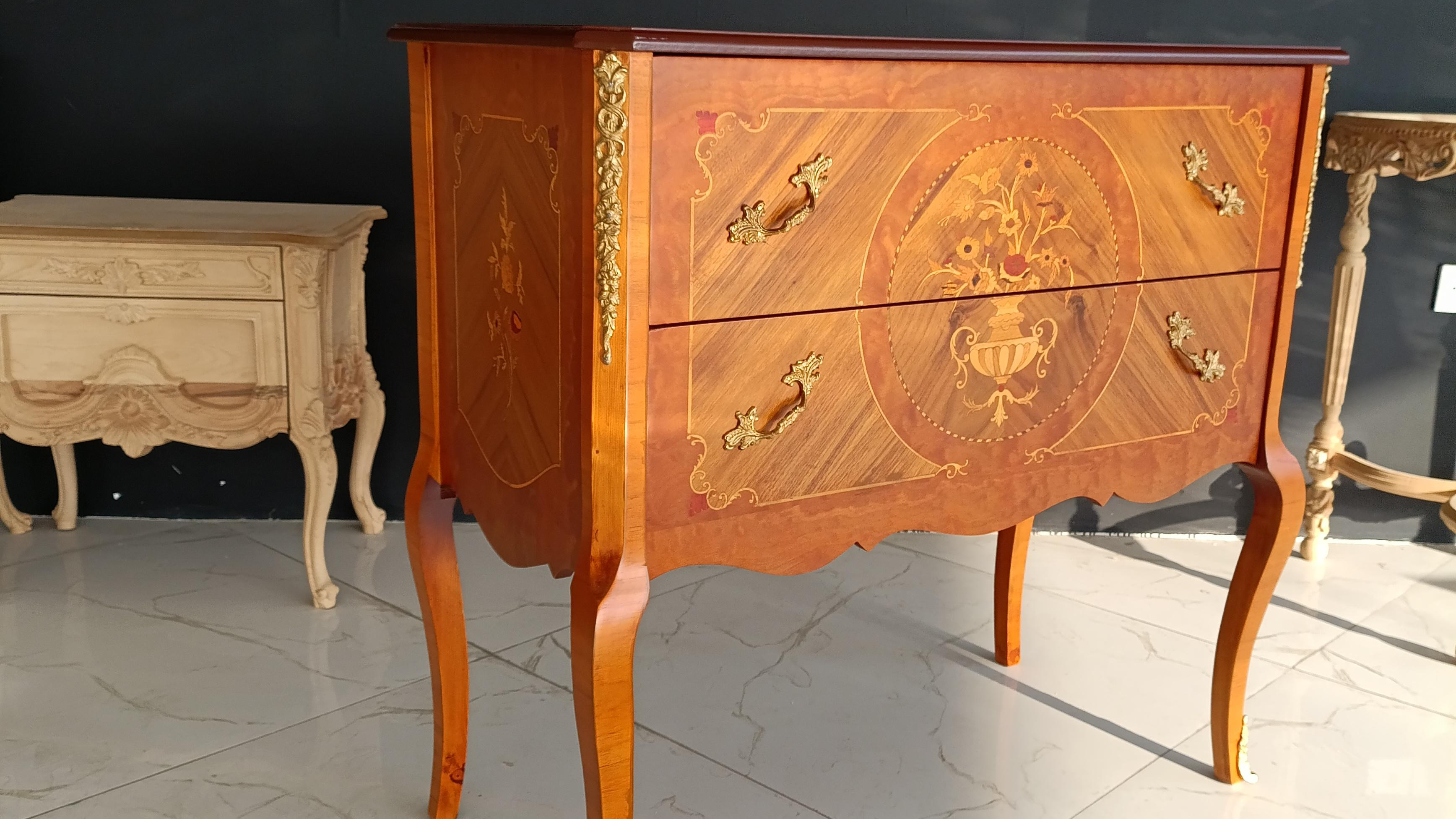 دکورینه